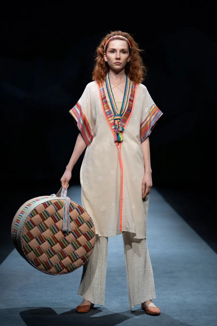 لباس سنتی و کوسنی بافت ترک